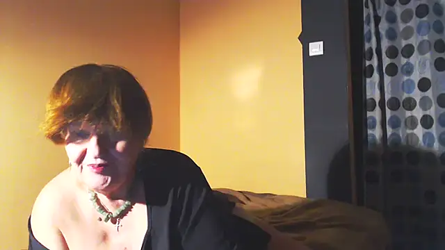 Snapshot of MioritaHard chatting on 02.01.25 MioritaHard online show from 02.01.25