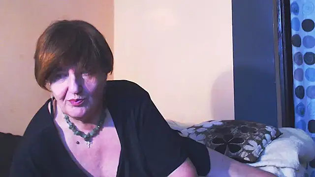 Snapshot of MioritaHard chatting on 02.05.25 MioritaHard online show from 02.05.25