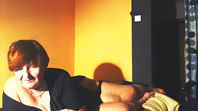 Snapshot of MioritaHard chatting on 02.13.25 MioritaHard online show from 02.13.25