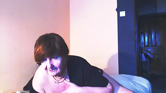 Snapshot of MioritaHard chatting on 02.13.25 MioritaHard online show from 02.13.25