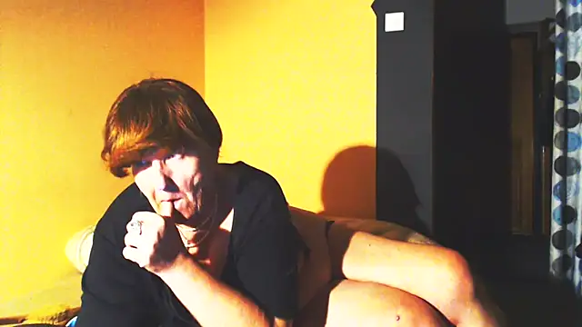 Snapshot of MioritaHard chatting on 02.16.25 MioritaHard online show from 02.16.25