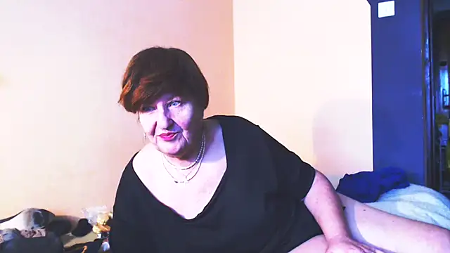 Snapshot of MioritaHard chatting on 02.16.25 MioritaHard online show from 02.16.25