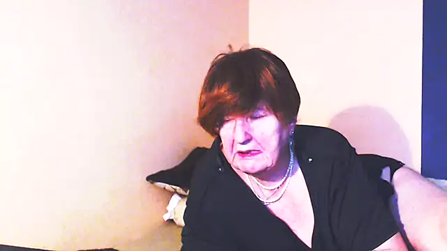 Snapshot of MioritaHard chatting on 02.19.25 MioritaHard online show from 02.19.25