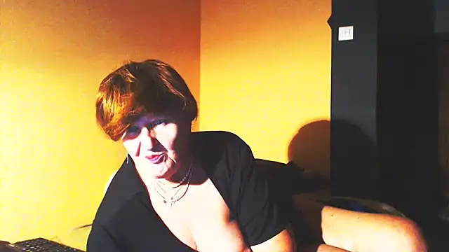 Snapshot of MioritaHard chatting on 02.22.25 MioritaHard online show from 02.22.25