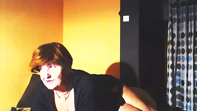 Snapshot of MioritaHard chatting on 02.26.25 MioritaHard online show from 02.26.25