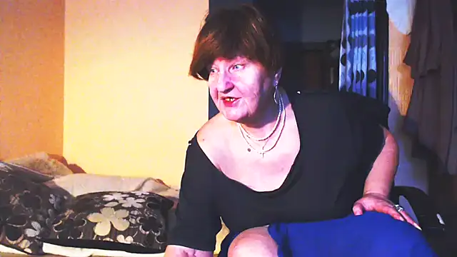 Snapshot of MioritaHard chatting on 02.28.25 MioritaHard online show from 02.28.25