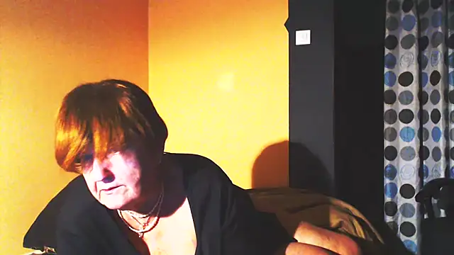 Snapshot of MioritaHard chatting on 03.06.25 MioritaHard online show from 03.06.25