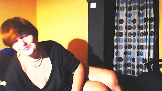 Snapshot of MioritaHard chatting on 03.09.25 MioritaHard online show from 03.09.25