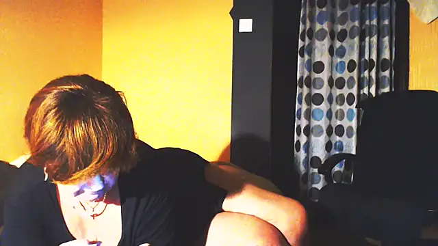 Snapshot of MioritaHard chatting on 03.12.25 MioritaHard online show from 03.12.25