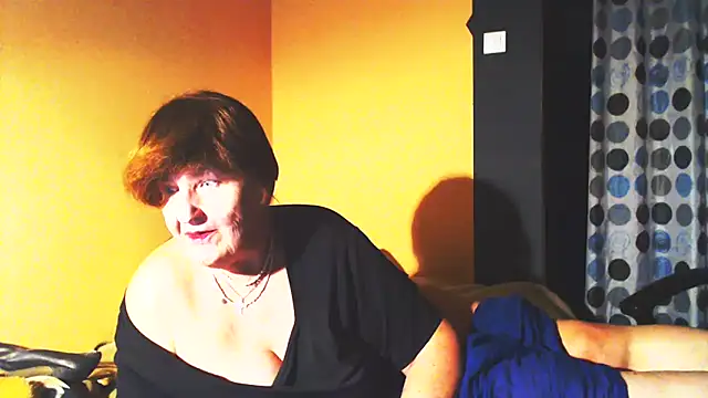 Snapshot of MioritaHard chatting on 03.13.25 MioritaHard online show from 03.13.25