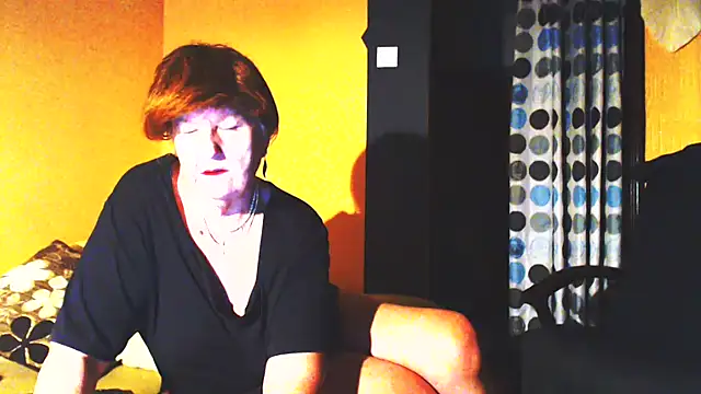 Snapshot of MioritaHard chatting on 03.19.25 MioritaHard online show from 03.19.25