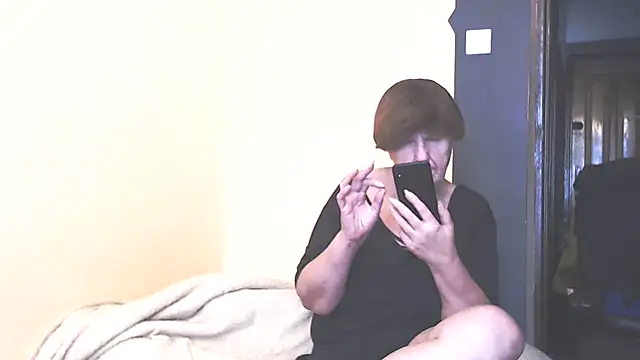 Snapshot of MioritaHard chatting on 09.23.25 MioritaHard online show from 09.23.25