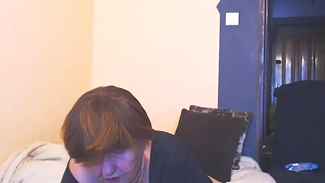 Snapshot of MioritaHard chatting on 10.02.25 MioritaHard online show from 10.02.25