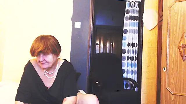 Snapshot of MioritaHard chatting on 10.07.25 MioritaHard online show from 10.07.25