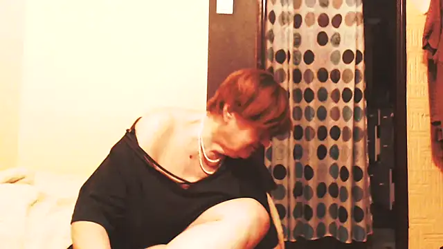 Snapshot of MioritaHard chatting on 10.14.25 MioritaHard online show from 10.14.25