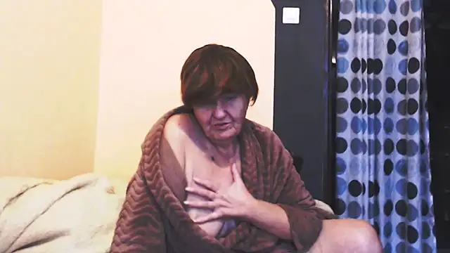 Snapshot of MioritaHard chatting on 10.17.25 MioritaHard online show from 10.17.25