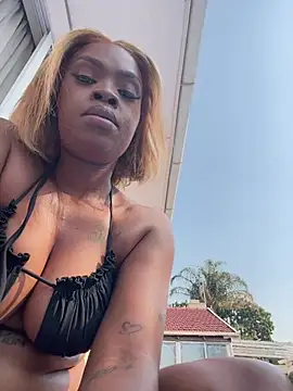 LuciousLips96 online show from 08.05.26