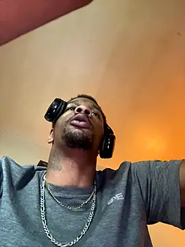 Snapshot of Tristris100 chatting on 09.09.25 Tristris100 online show from 09.09.25