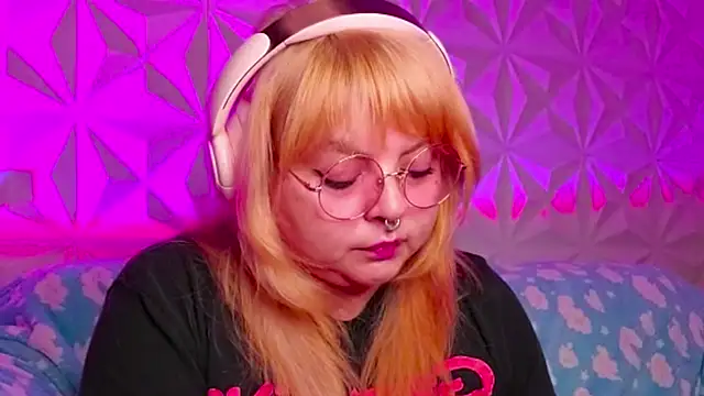 Satyn doll online show from 10.09.25