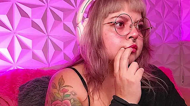 Satyn doll online show from 11.25.25