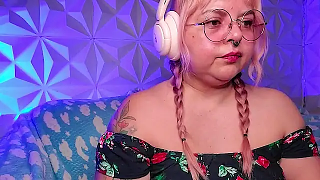Satyn doll online show from 04.19.26