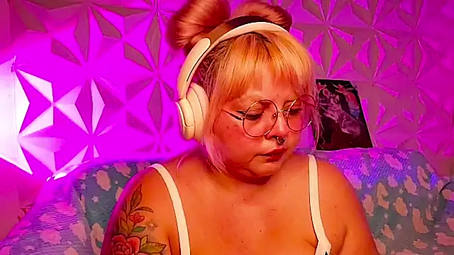 Satyn doll online show from 04.23.26