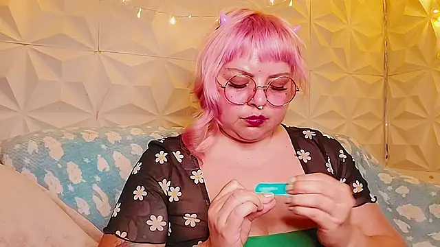 Snapshot of Satyn_doll chatting on 05.28.26 Satyn doll online show from 05.28.26