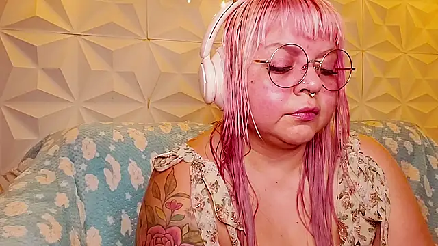 Snapshot of Satyn_doll chatting on 05.31.26 Satyn doll online show from 05.31.26