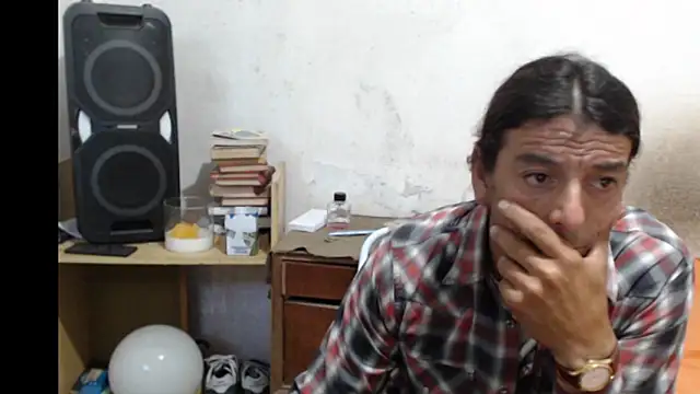 Snapshot of Silari1977 chatting on 11.24.25 Silari1977 online show from 11.24.25