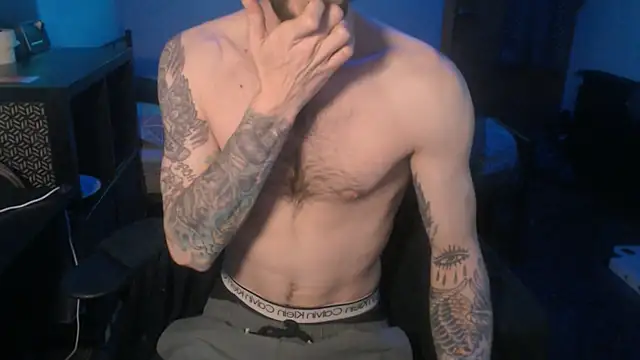 Snapshot of SexxxyLouis chatting on 02.01.25 SexxxyLouis online show from 02.01.25