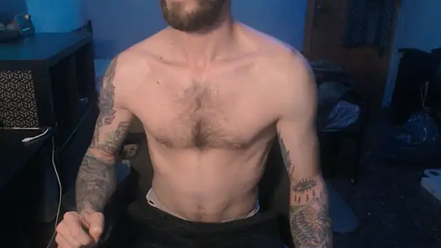 Snapshot of SexxxyLouis chatting on 02.06.25 SexxxyLouis online show from 02.06.25