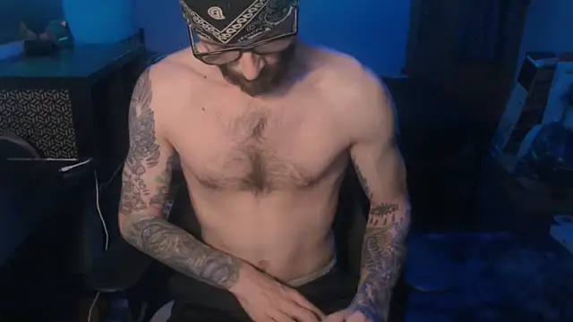 Snapshot of SexxxyLouis chatting on 02.07.25 SexxxyLouis online show from 02.07.25