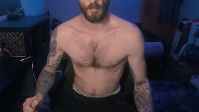 Snapshot of SexxxyLouis chatting on 02.08.25 SexxxyLouis online show from 02.08.25