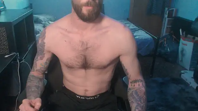 Snapshot of SexxxyLouis chatting on 02.10.25 SexxxyLouis online show from 02.10.25