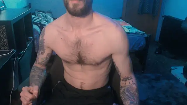 Snapshot of SexxxyLouis chatting on 02.11.25 SexxxyLouis online show from 02.11.25