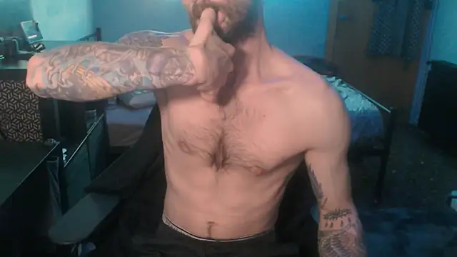 Snapshot of SexxxyLouis chatting on 02.13.25 SexxxyLouis online show from 02.13.25