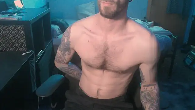 Snapshot of SexxxyLouis chatting on 02.25.25 SexxxyLouis online show from 02.25.25