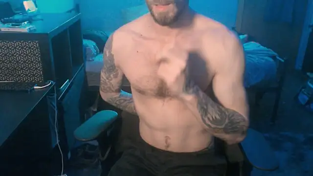 Snapshot of SexxxyLouis chatting on 02.25.25 SexxxyLouis online show from 02.25.25