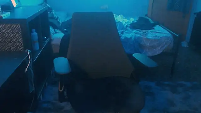 Snapshot of SexxxyLouis chatting on 02.27.25 SexxxyLouis online show from 02.27.25