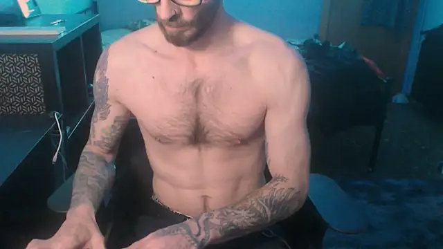 Snapshot of SexxxyLouis chatting on 02.28.25 SexxxyLouis online show from 02.28.25