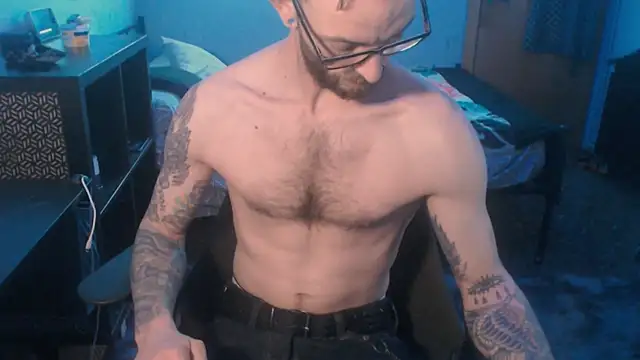 Snapshot of SexxxyLouis chatting on 03.01.25 SexxxyLouis online show from 03.01.25