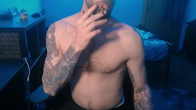 Snapshot of SexxxyLouis chatting on 03.01.25 SexxxyLouis online show from 03.01.25