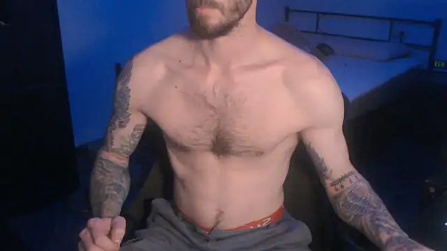 Snapshot of SexxxyLouis chatting on 03.04.25 SexxxyLouis online show from 03.04.25