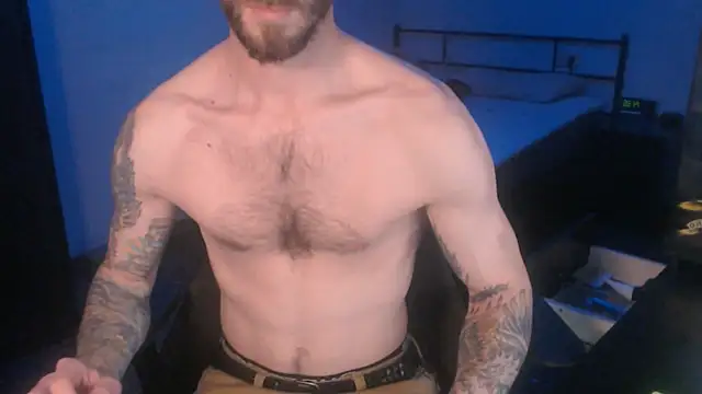 Snapshot of SexxxyLouis chatting on 03.04.25 SexxxyLouis online show from 03.04.25