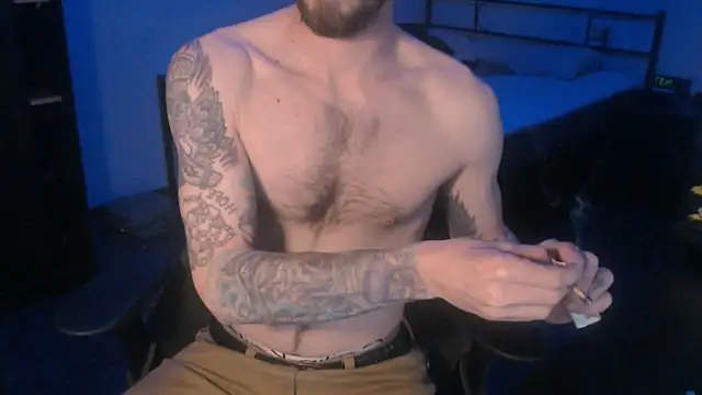 Snapshot of SexxxyLouis chatting on 03.05.25 SexxxyLouis online show from 03.05.25