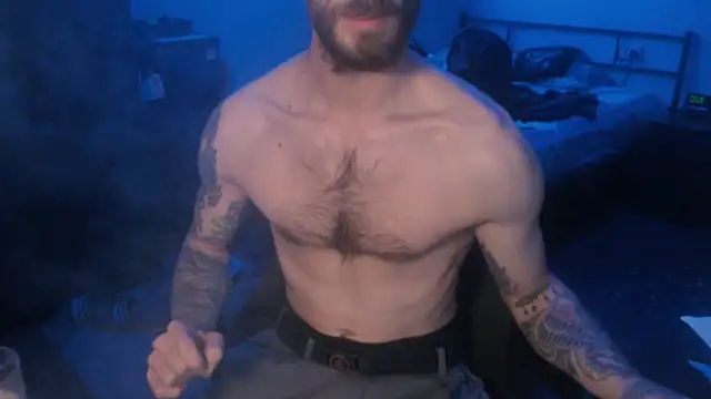 Snapshot of SexxxyLouis chatting on 03.19.25 SexxxyLouis online show from 03.19.25