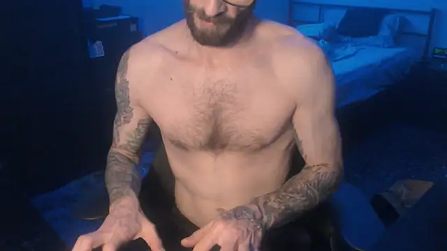 Snapshot of SexxxyLouis chatting on 03.21.25 SexxxyLouis online show from 03.21.25