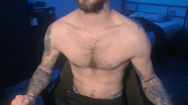 Snapshot of SexxxyLouis chatting on 03.22.25 SexxxyLouis online show from 03.22.25