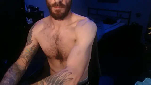 Snapshot of SexxxyLouis chatting on 09.21.25 SexxxyLouis online show from 09.21.25