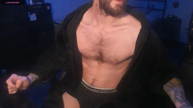 Snapshot of SexxxyLouis chatting on 09.24.25 SexxxyLouis online show from 09.24.25